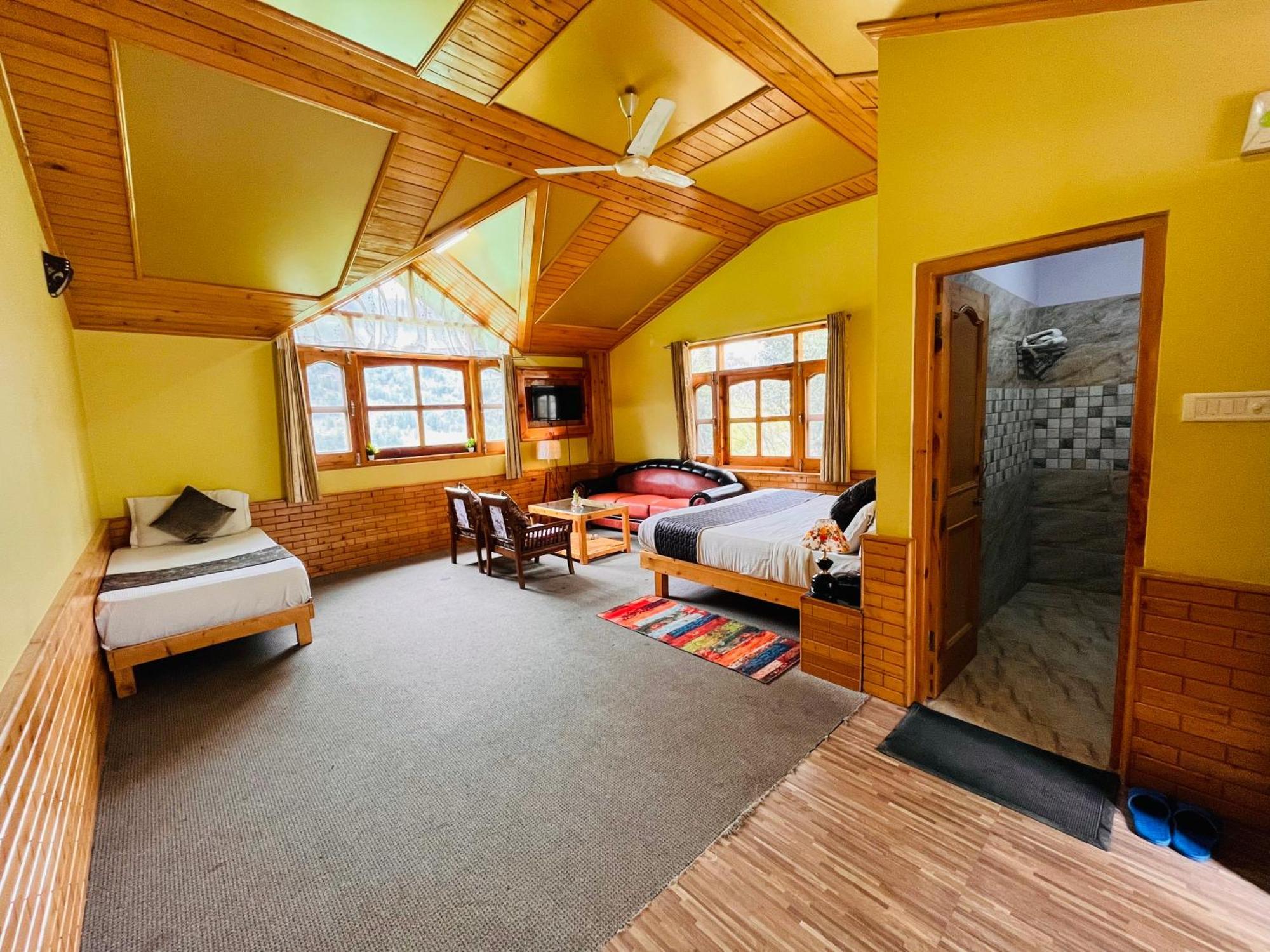 Hotel Hollywood Manali - Scenic River & Mountain View With Premium Rooms Manāli Exterior foto