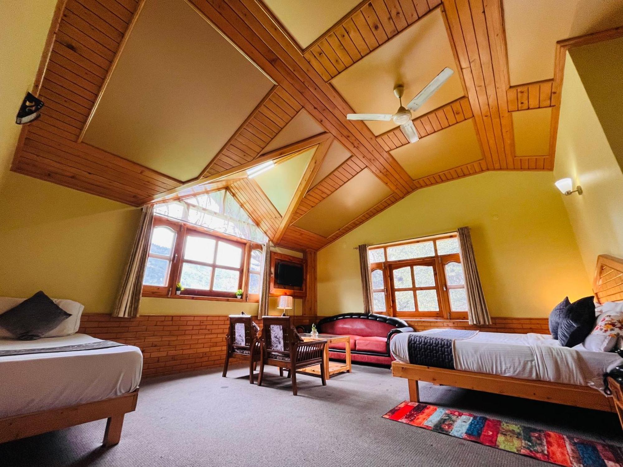Hotel Hollywood Manali - Scenic River & Mountain View With Premium Rooms Manāli Exterior foto