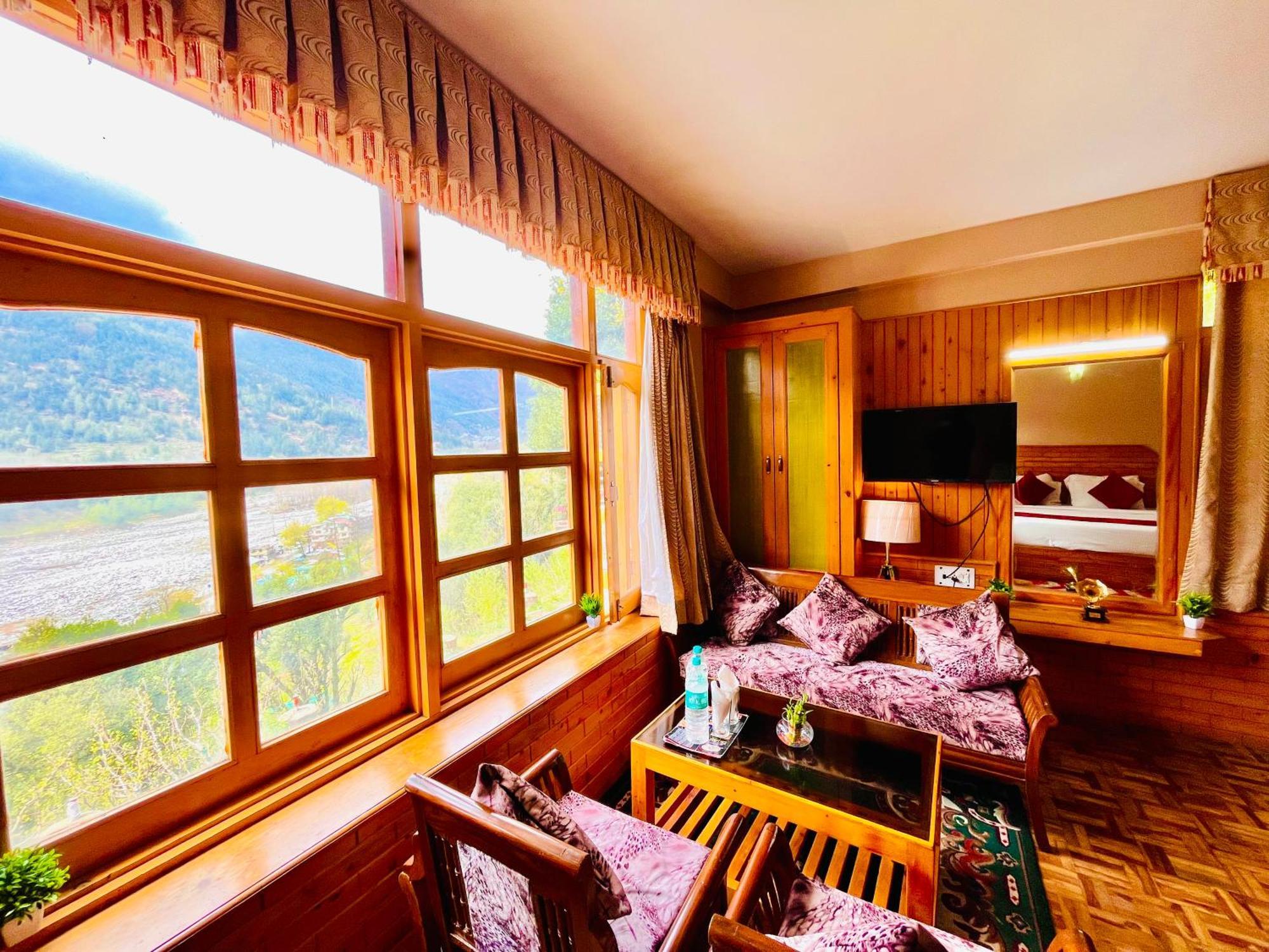 Hotel Hollywood Manali - Scenic River & Mountain View With Premium Rooms Manāli Exterior foto