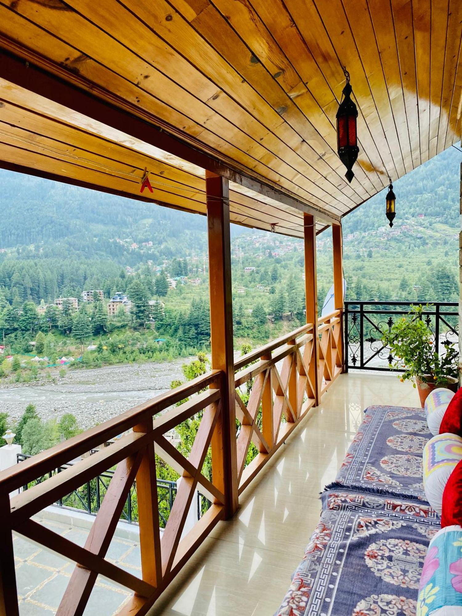 Hotel Hollywood Manali - Scenic River & Mountain View With Premium Rooms Manāli Exterior foto