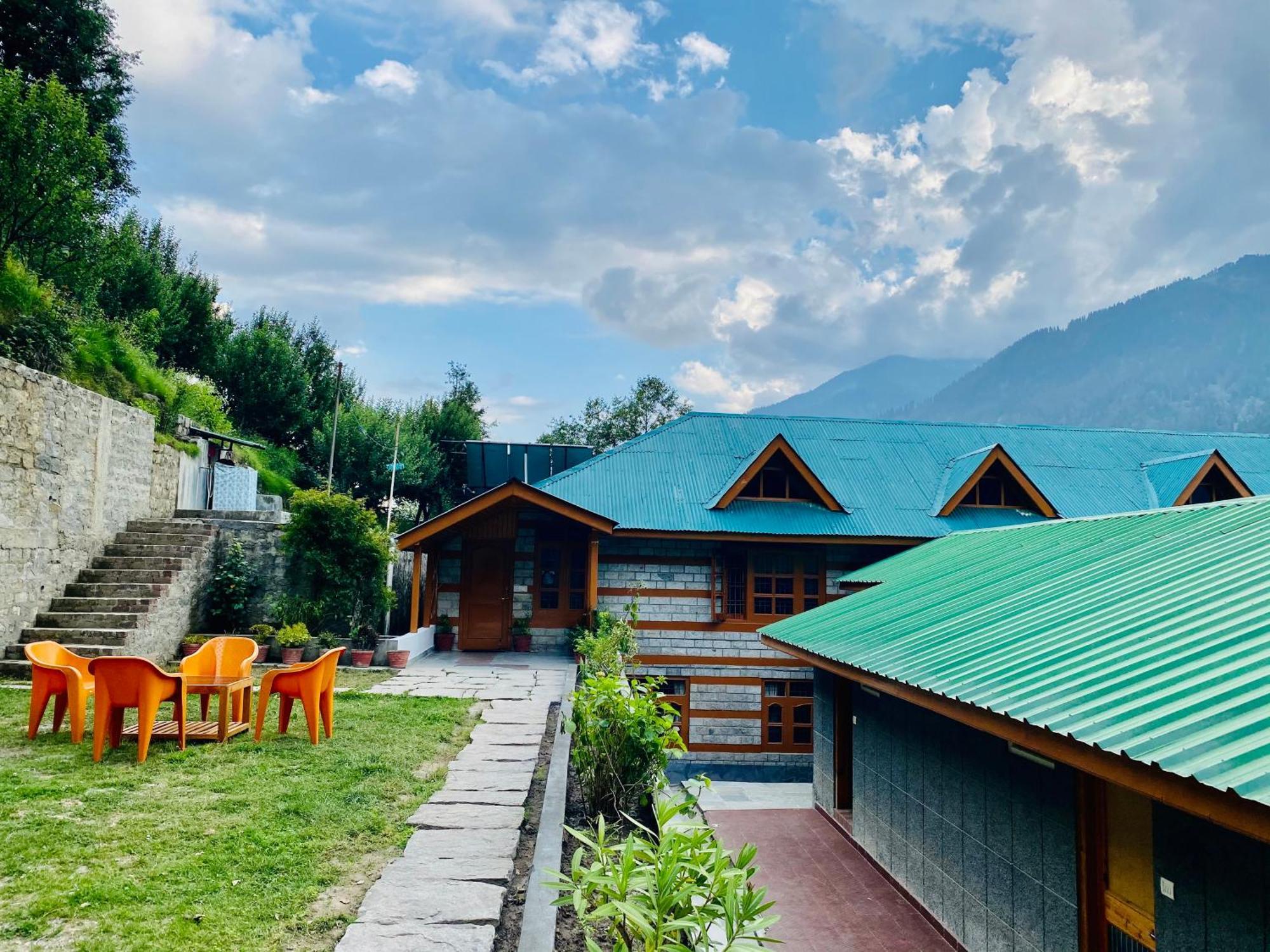 Hotel Hollywood Manali - Scenic River & Mountain View With Premium Rooms Manāli Exterior foto