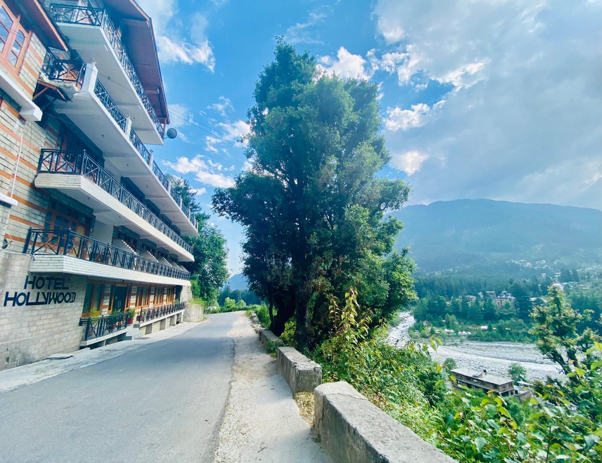 Hotel Hollywood Manali - Scenic River & Mountain View With Premium Rooms Manāli Exterior foto