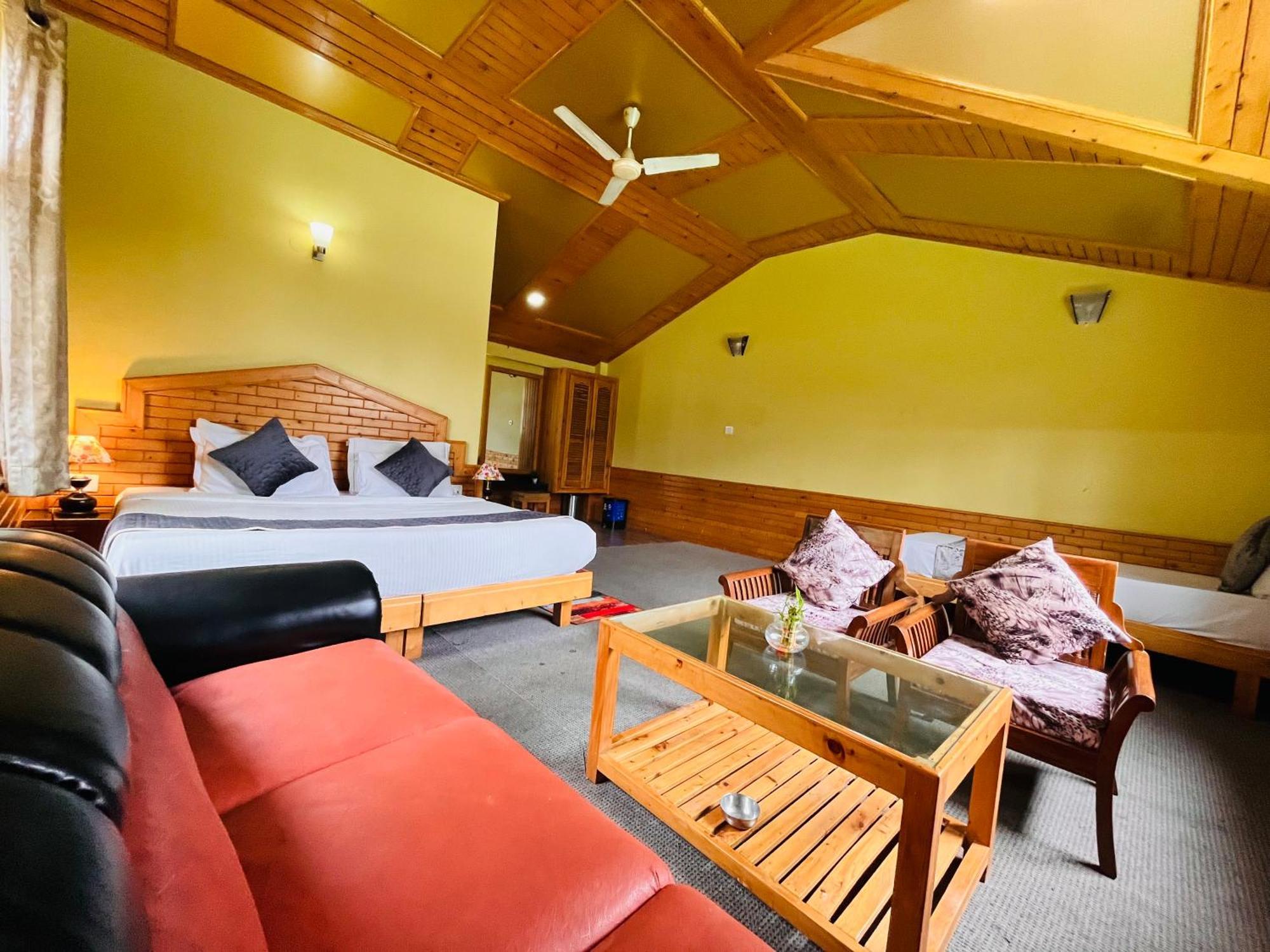 Hotel Hollywood Manali - Scenic River & Mountain View With Premium Rooms Manāli Exterior foto