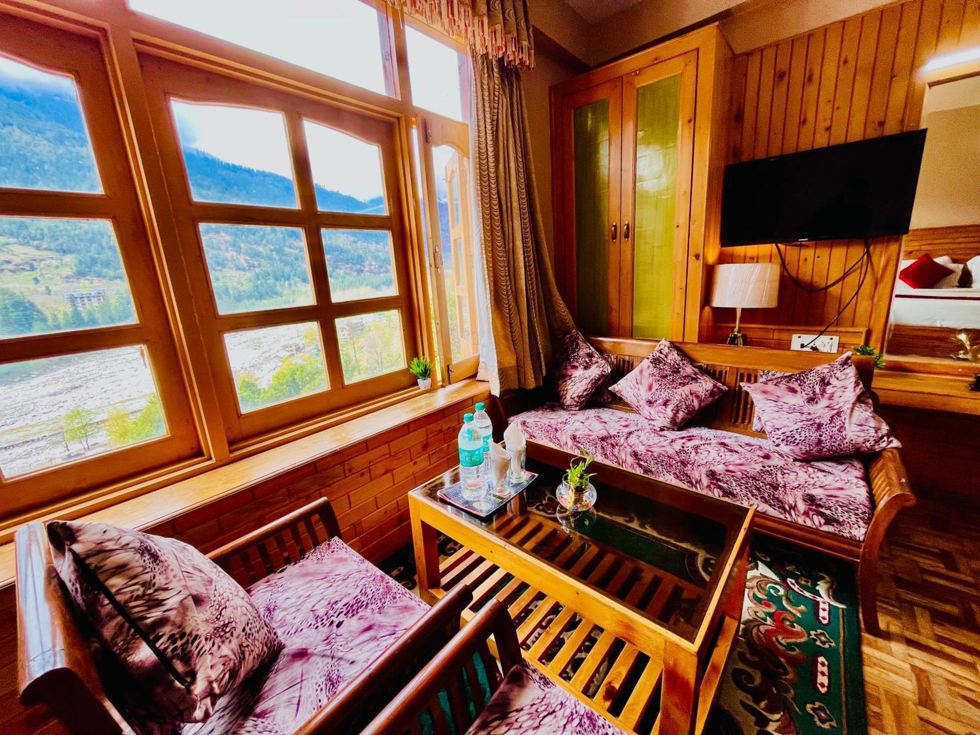 Hotel Hollywood Manali - Scenic River & Mountain View With Premium Rooms Manāli Exterior foto