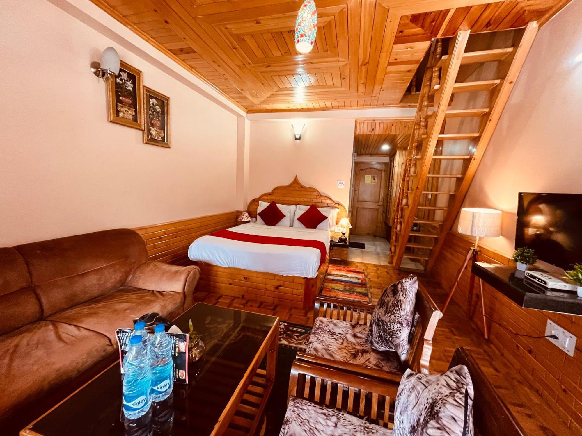Hotel Hollywood Manali - Scenic River & Mountain View With Premium Rooms Manāli Exterior foto