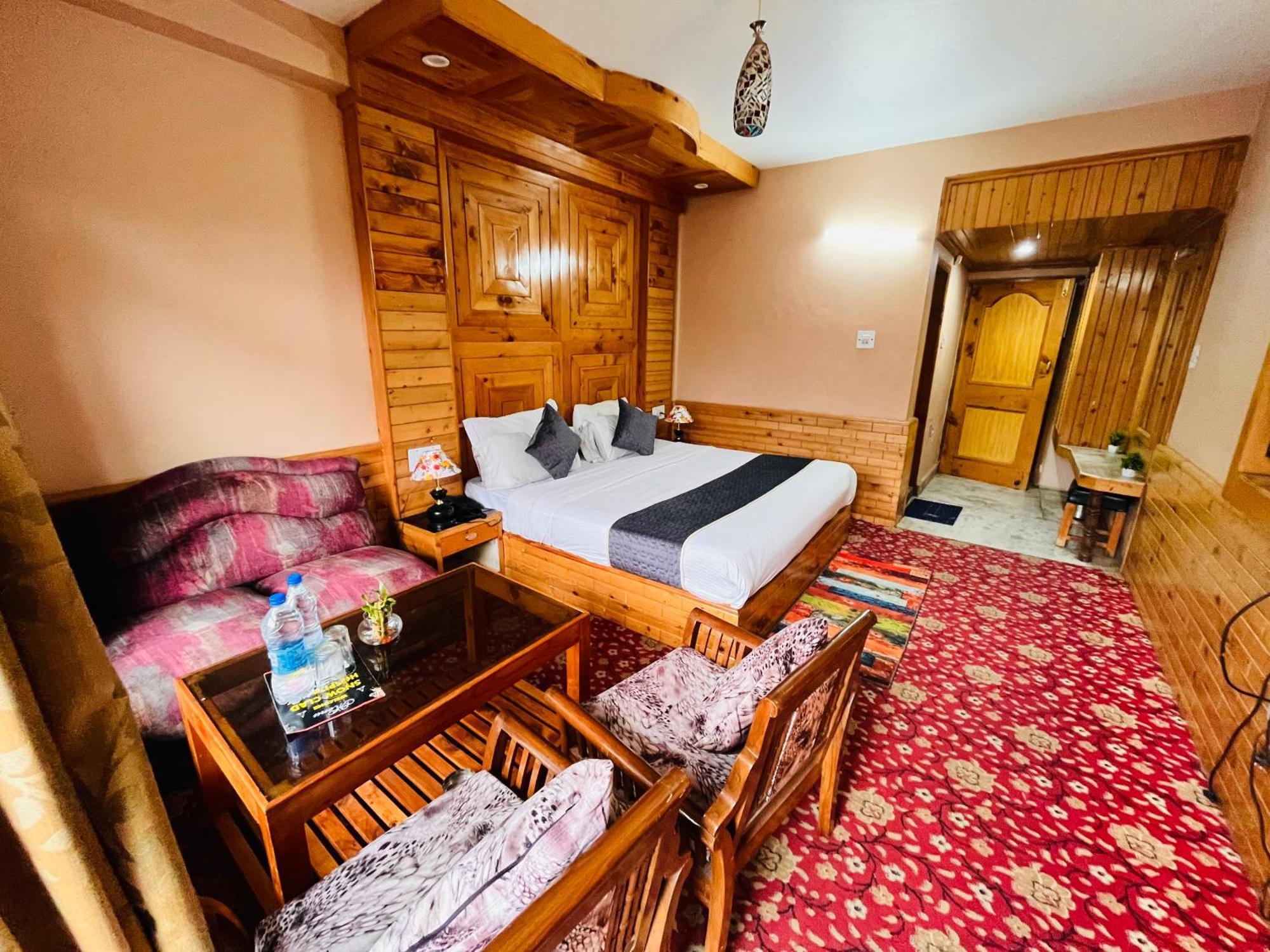 Hotel Hollywood Manali - Scenic River & Mountain View With Premium Rooms Manāli Exterior foto
