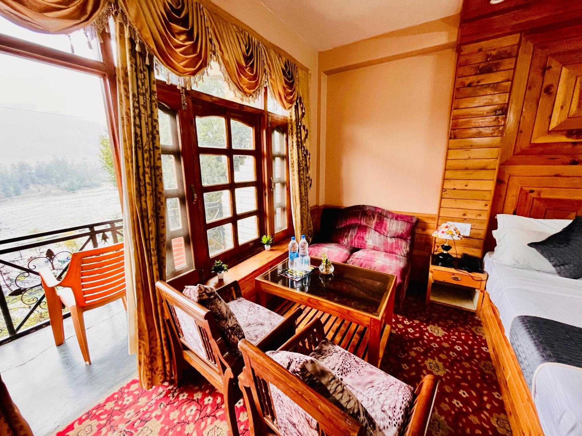 Hotel Hollywood Manali - Scenic River & Mountain View With Premium Rooms Manāli Exterior foto