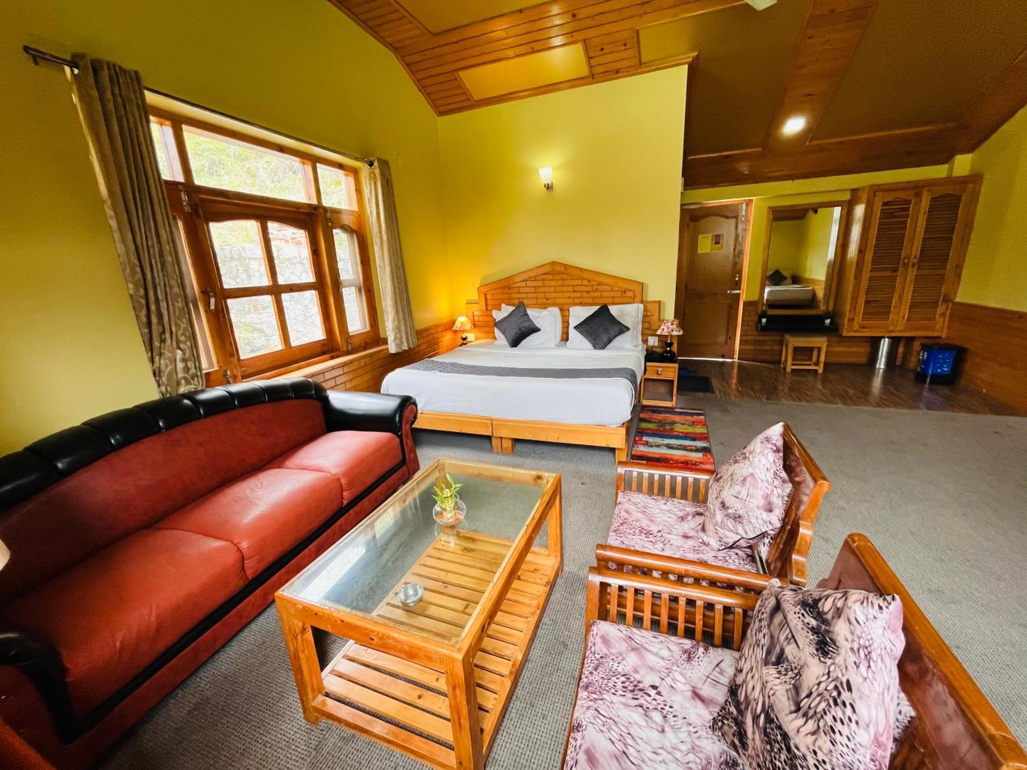 Hotel Hollywood Manali - Scenic River & Mountain View With Premium Rooms Manāli Exterior foto