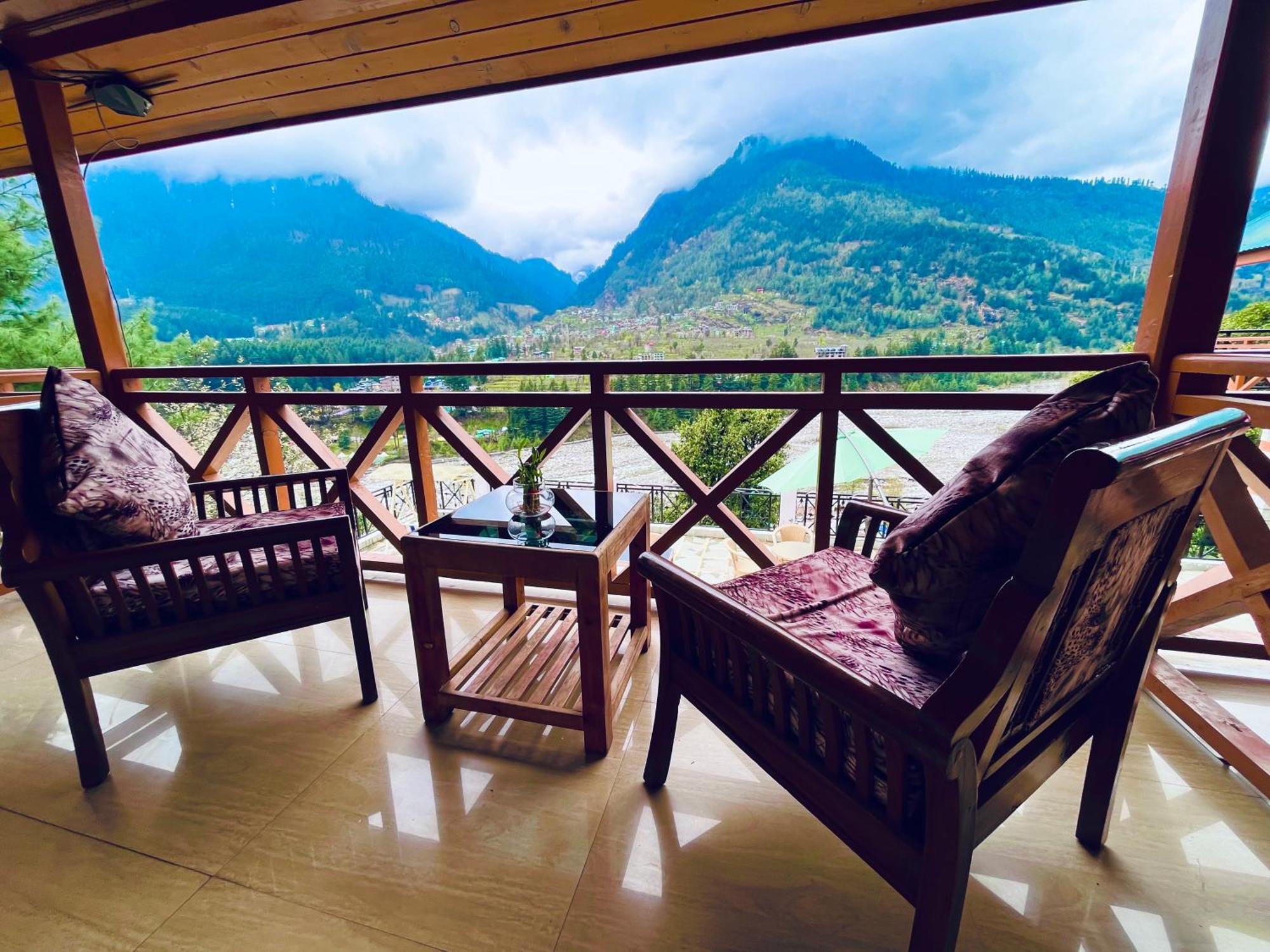 Hotel Hollywood Manali - Scenic River & Mountain View With Premium Rooms Manāli Exterior foto