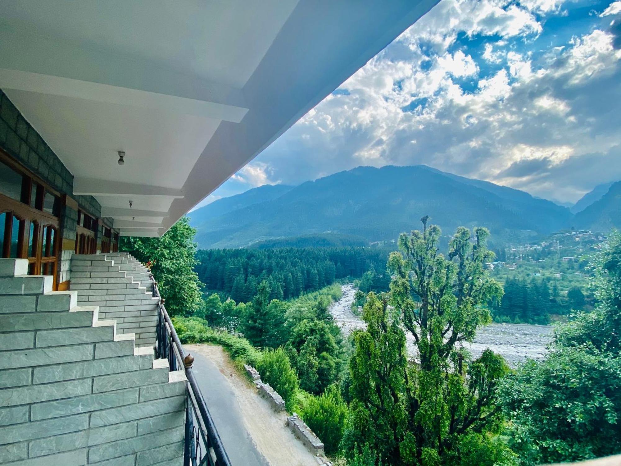 Hotel Hollywood Manali - Scenic River & Mountain View With Premium Rooms Manāli Exterior foto