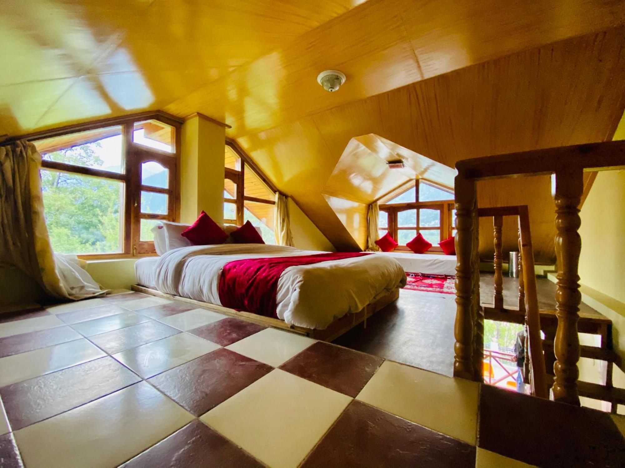 Hotel Hollywood Manali - Scenic River & Mountain View With Premium Rooms Manāli Exterior foto
